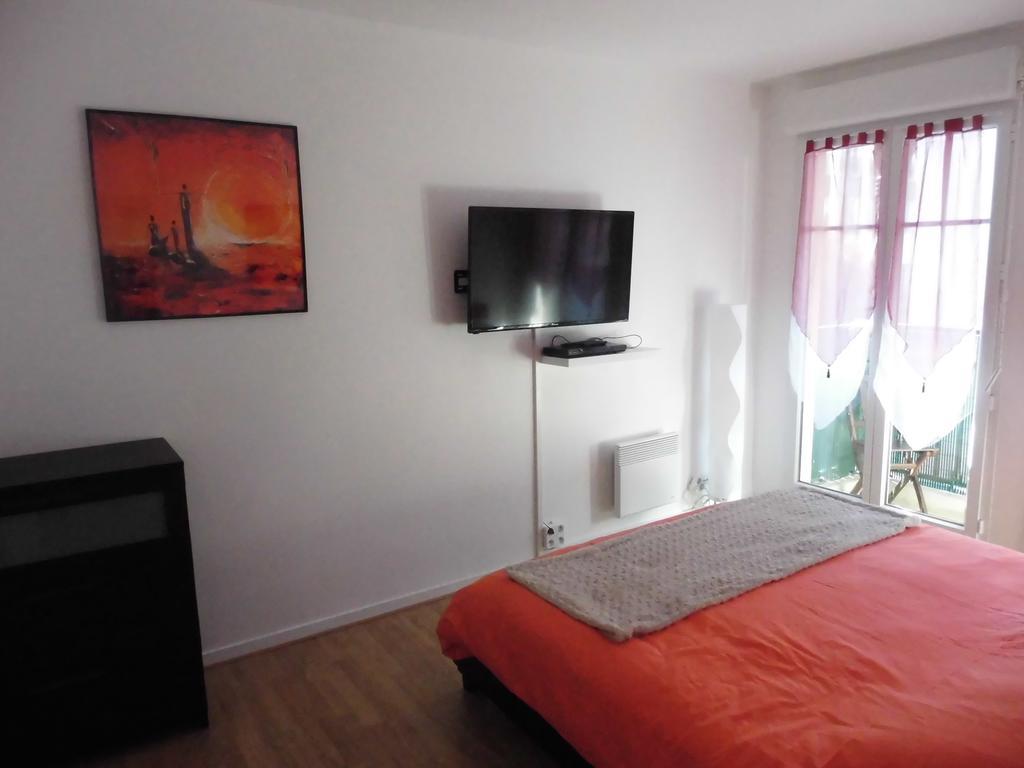 Briget Apartment Шеси Екстериор снимка